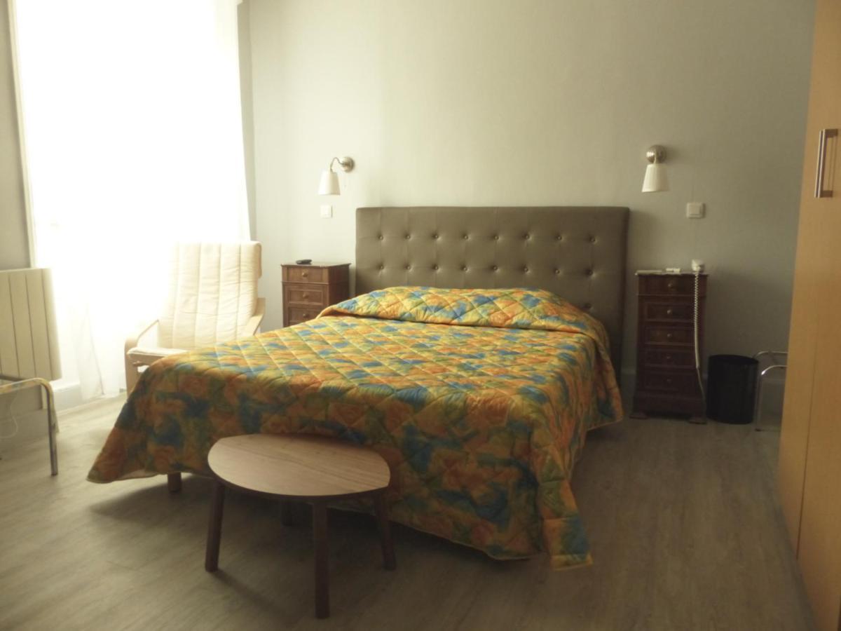 Hotel Des Thermes Bourbon-lʼArchambault Dış mekan fotoğraf